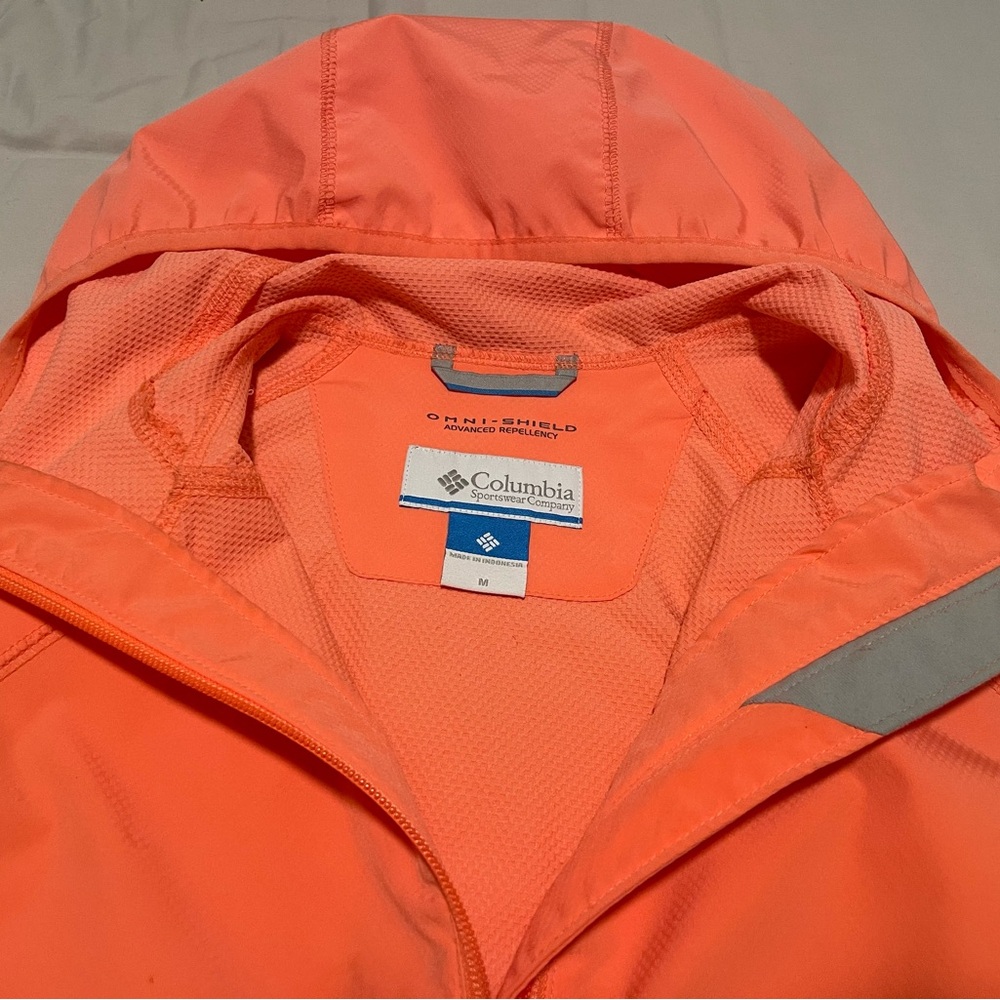 Columbia Omni-shield water repellent soft shell jacket size M peach color - Picture 3 of 6